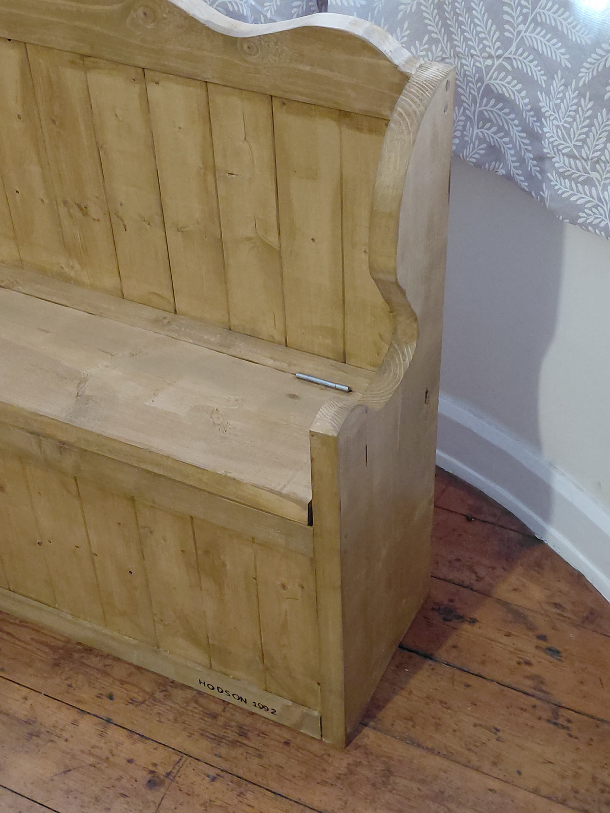 Monk seat with storage