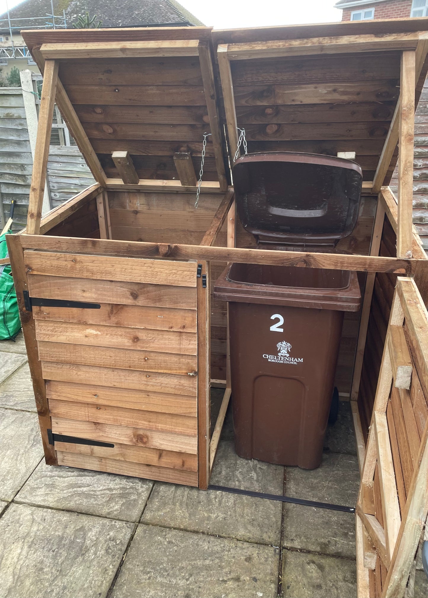 Double wheelie bin storeage is