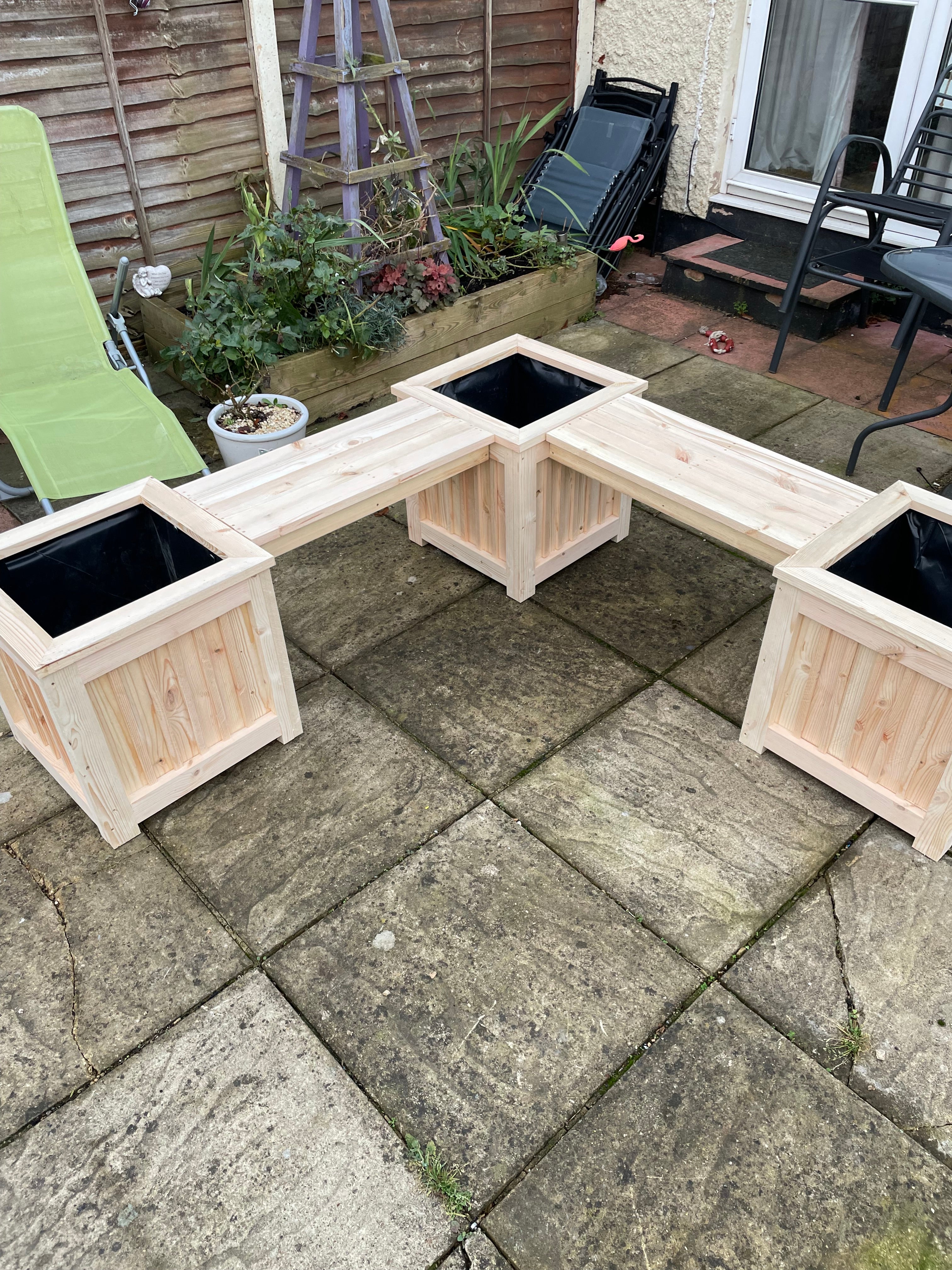 Decorative Garden corner bench planter – Captivate by Dan